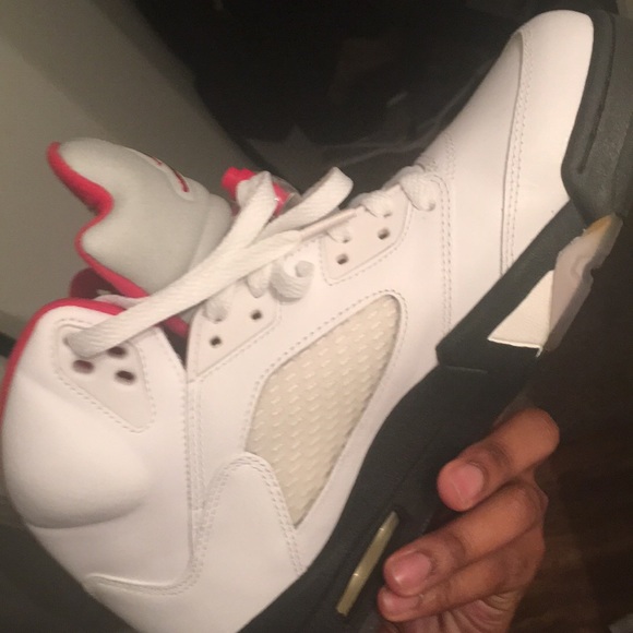 Air Jordan Retro 5 - Picture 4 of 4